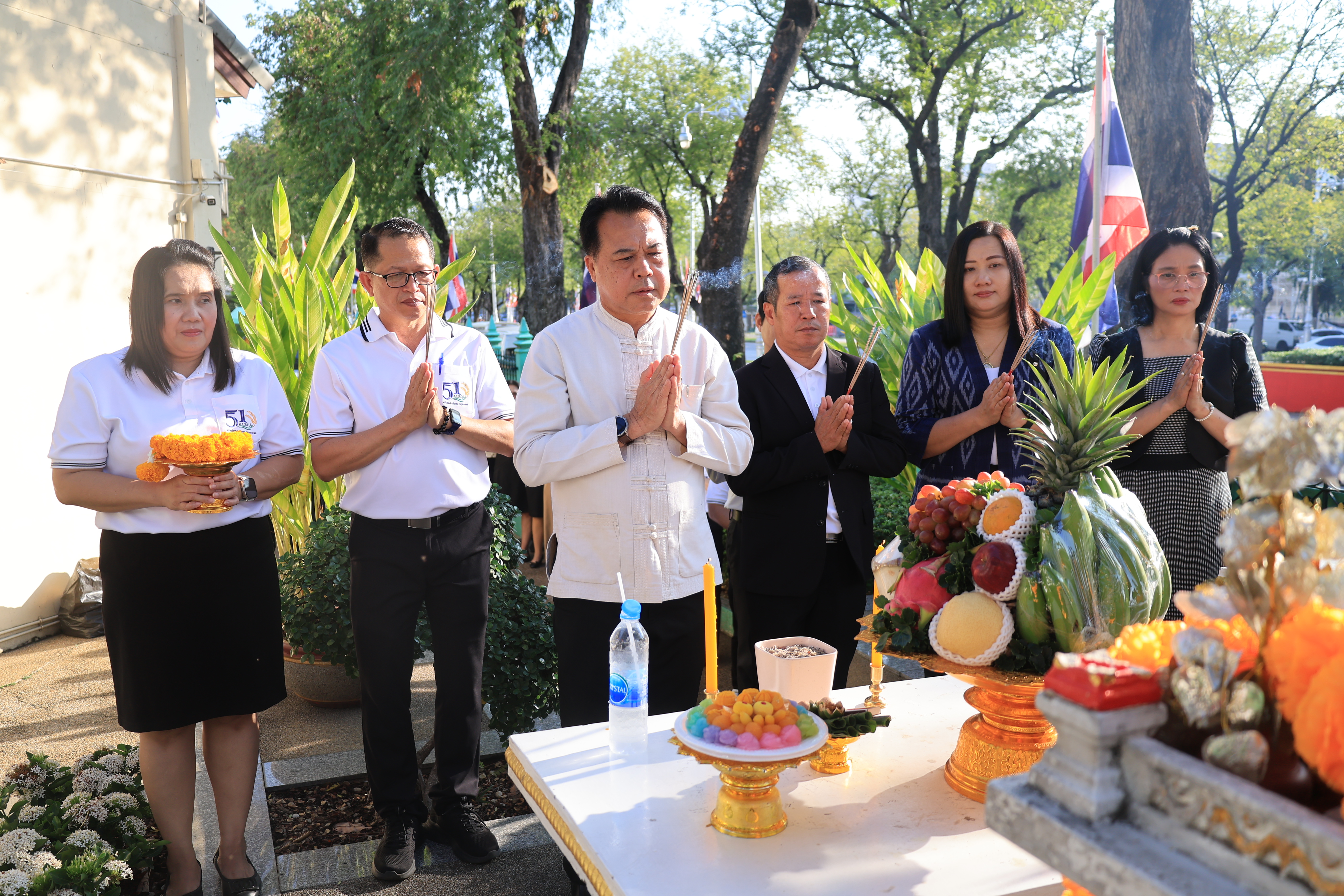 title - รองเลขาธิการ ส.ป.ก. สักการะสิ่งศักดิ์สิทธิ์ประจำ ส.ป.ก. เนื่องในโอกาสเข้ารับตำแหน่งใหม่